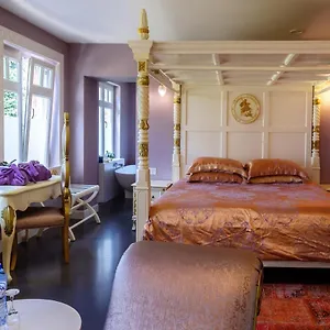 Saint-georges -located In The Centre Of Bruges- Брюгге